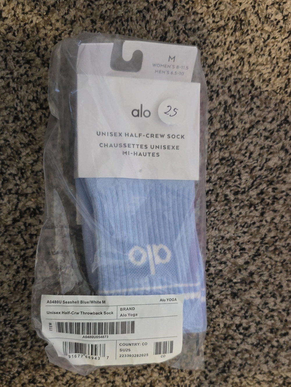 ALO Yoga Seashell Blue & White Unisex Half-Crew Athletic Socks